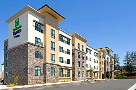 Holiday Inn Express and Suites Valencia - Santa Clarita By IHG