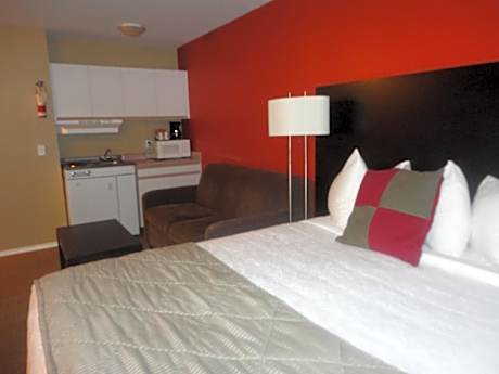 Deluxe King Studio- Non-Smoking