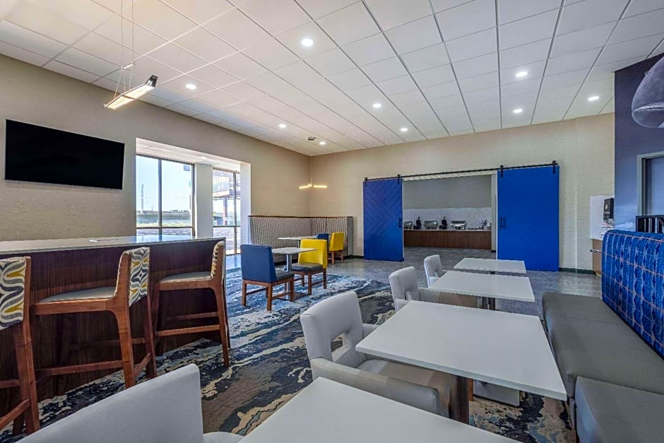 Hawthorn Suites by Wyndham Wichita Airport