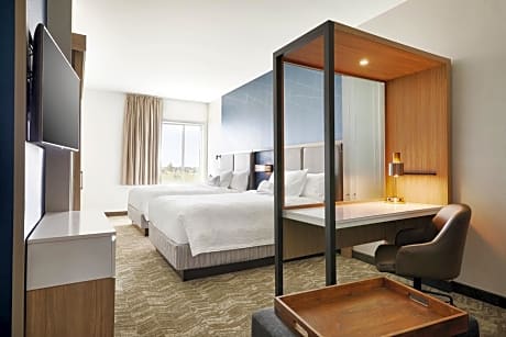 Junior Suite with Two Queen Beds and Trundle Bed - Hearing Accessible