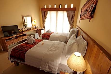 Twin Room with Pool View