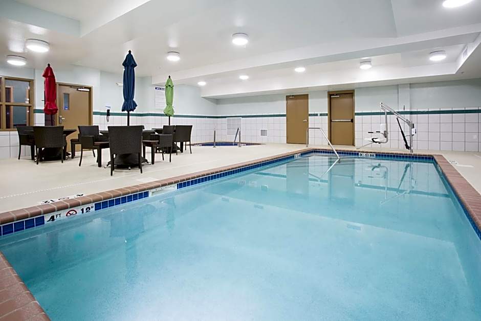 Holiday Inn Express Hotel & Suites Minot South By IHG