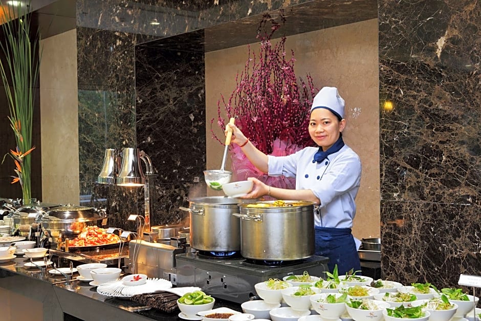 Central Palace Hotel