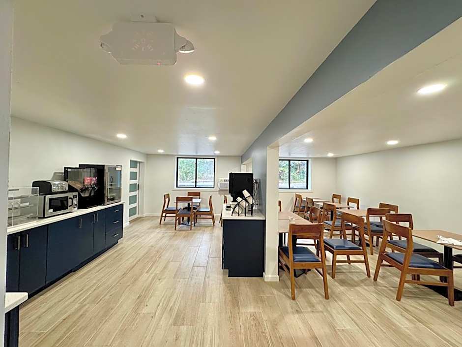 Super 8 by Wyndham Mankato