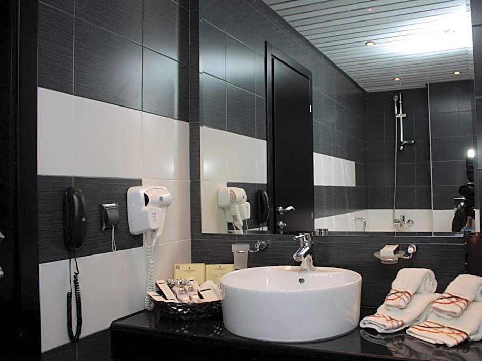 Cosmopolitan Hotel & Wellness