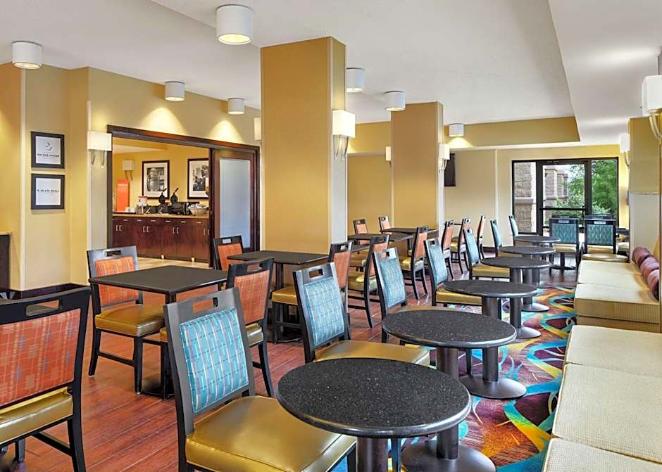 Hampton Inn By Hilton Dallas/Irving-Las Colinas