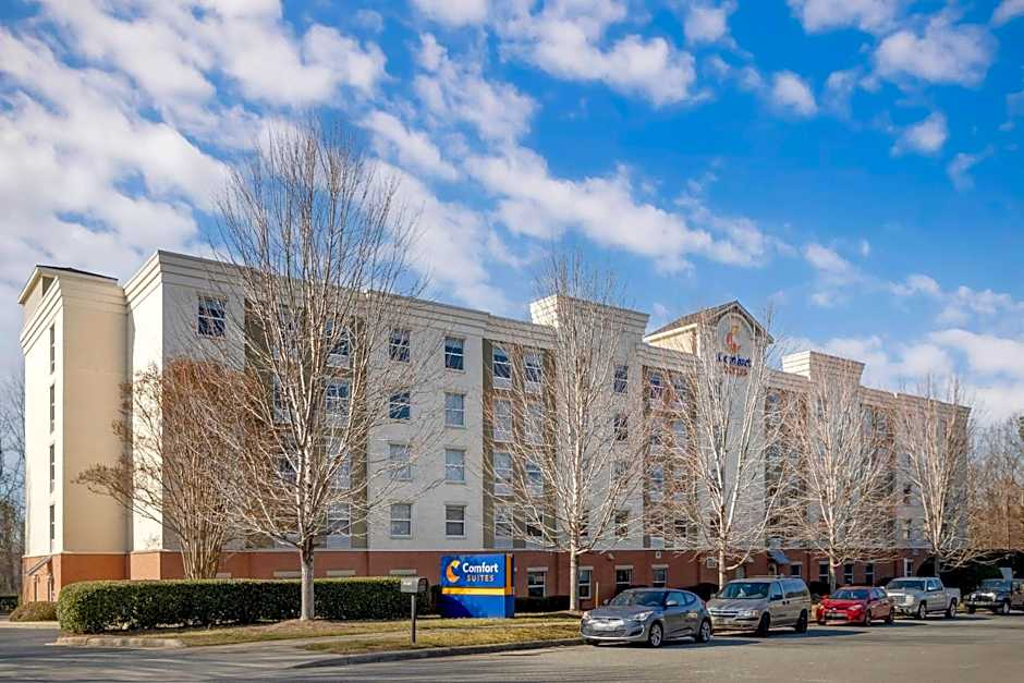 Comfort Suites near Birkdale Village - Huntersville