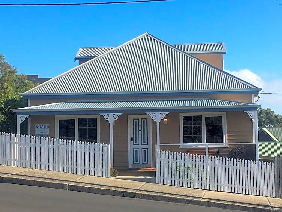 Noah's Stanley Luxury Bed and Breakfast