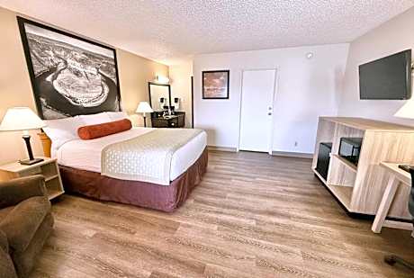 Queen Room - Non-Smoking