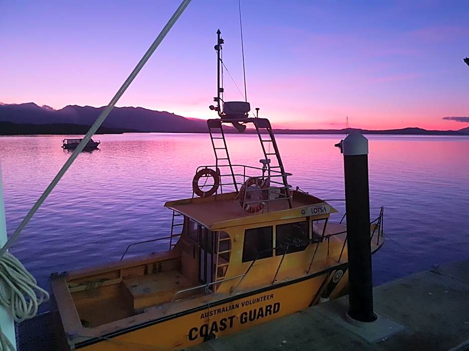 Le Cher Du Monde Adults Only