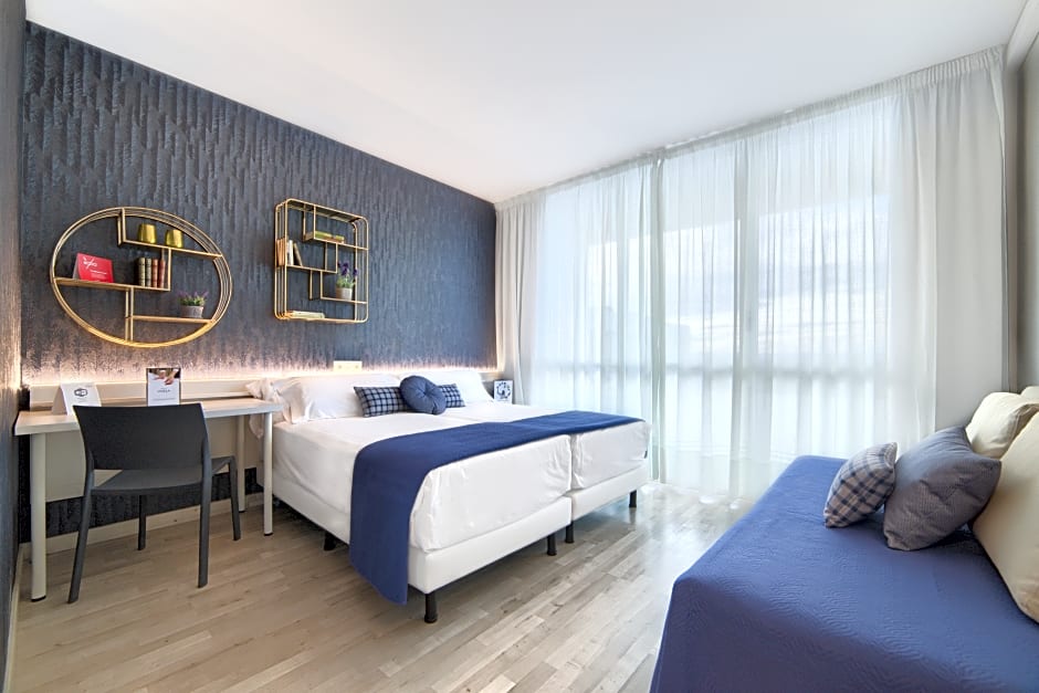 Standard 1 Double Bed or 2 Beds — 14 fotoğraftan 1. fotoğraf