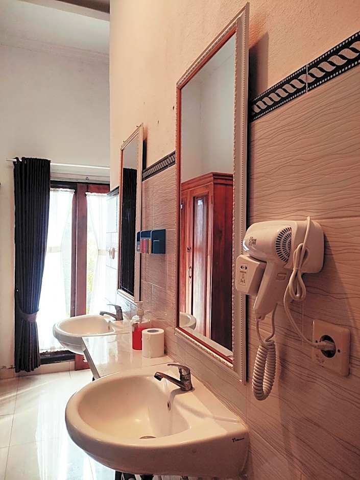 Double'D Hostel
