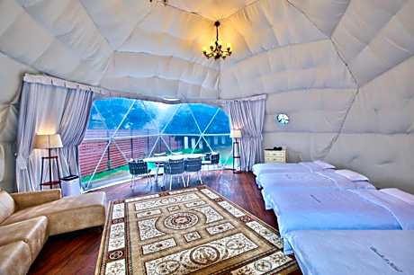 Glamping Villa Style Tent with Bathtub