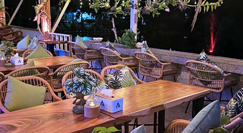 Hideout Hostel