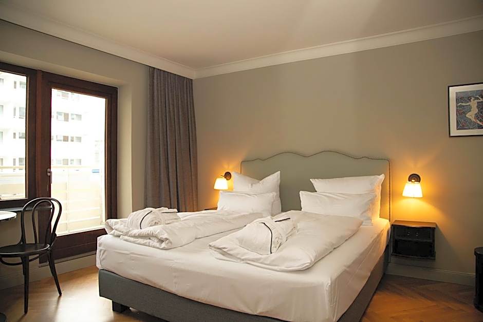 Mimosa Hotel