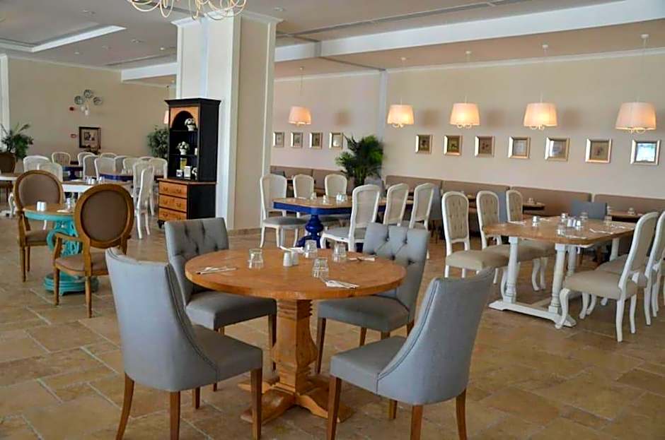 ANDRIAKE BEACH CLUB HOTEL