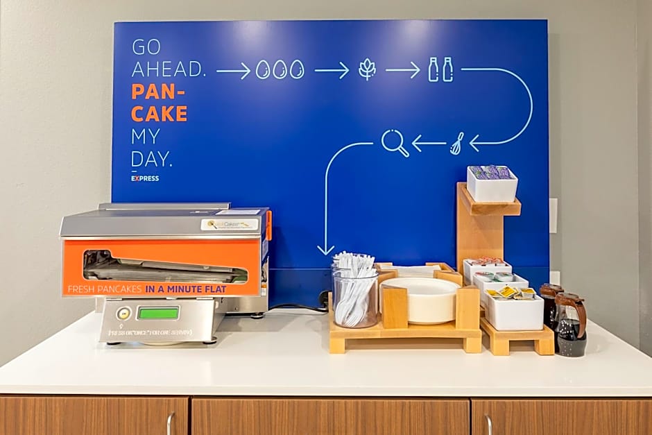 Holiday Inn Express & Suites Englewood - Denver South By IHG