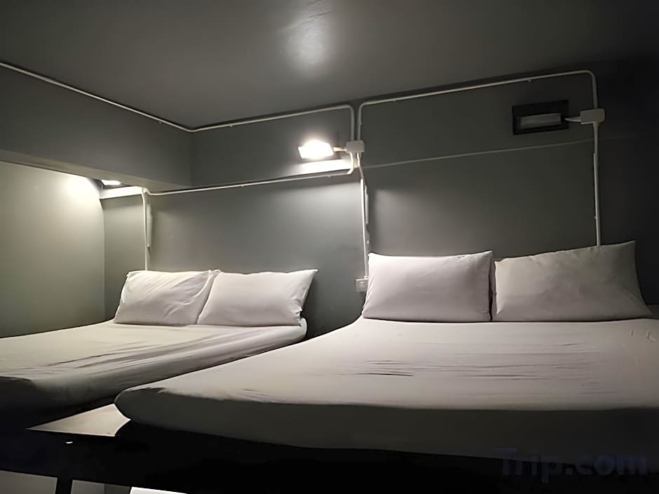 Beehive Phuket Oldtown Hostel