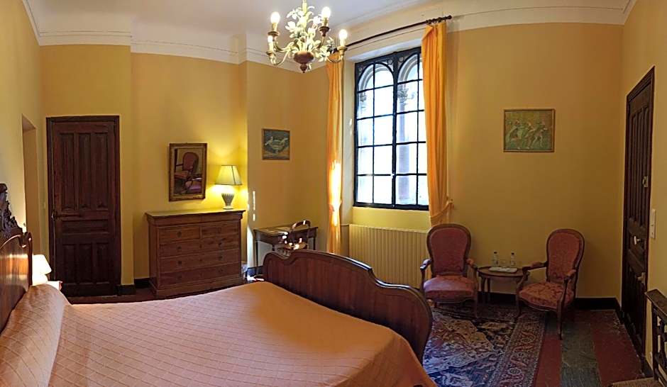 CHÂTEAU CAGNINACCI B&B