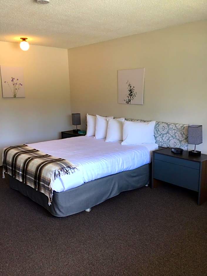 Christina Lake Motel and RV Park