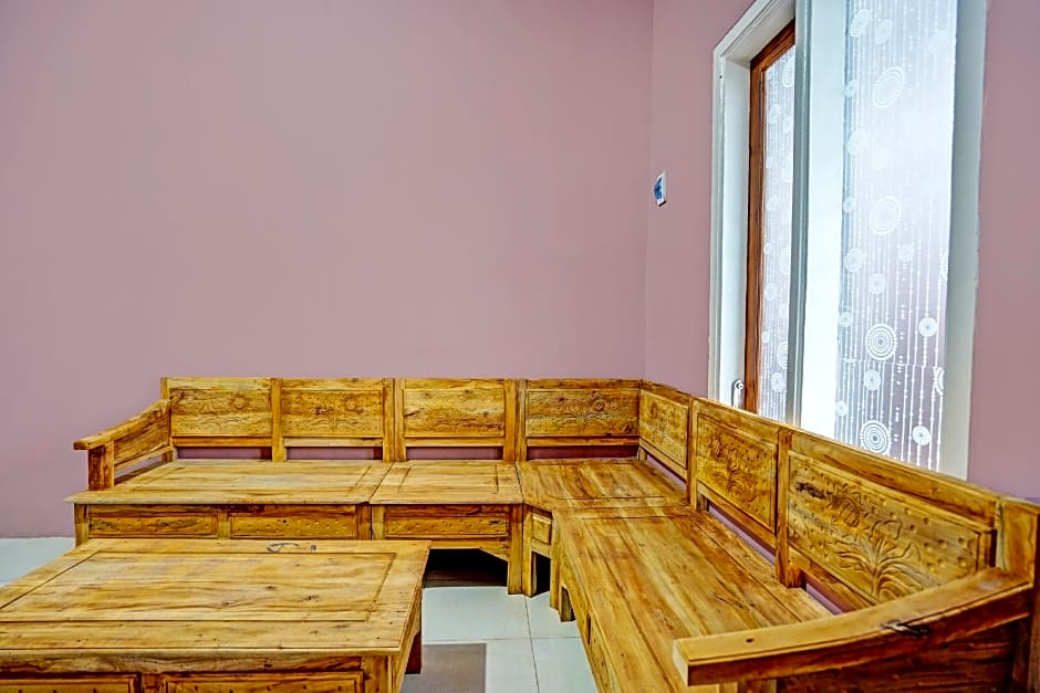 Hotel O Sobat Ijen HomestayNearSungai Prengsengan