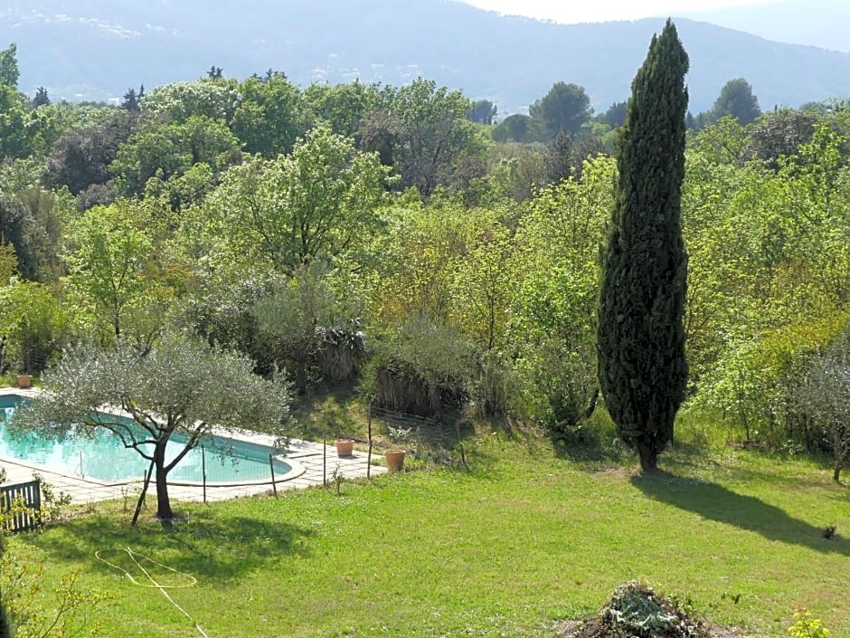 Le charme d'une vieille bastide provençale