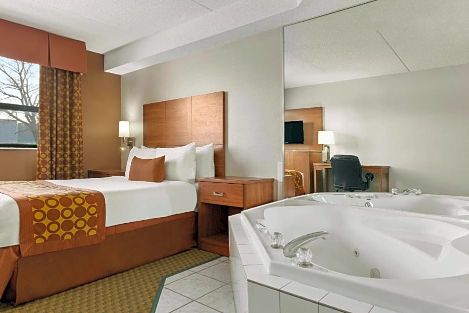 Travelodge by Wyndham Windsor