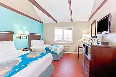 Deluxe Double Room with Two Double Beds - Non-Smoking