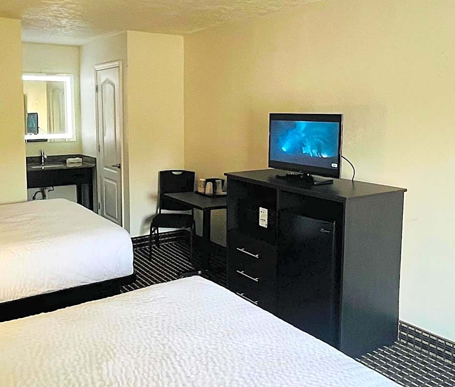 Clarion Inn & Suites Kissimmee-Lake Buena Vista South