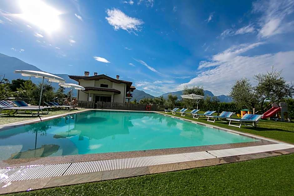 AB&C Arco Bed And Camping