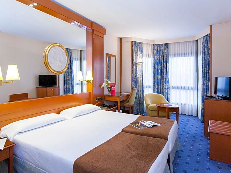 Hotel los Bracos by Silken