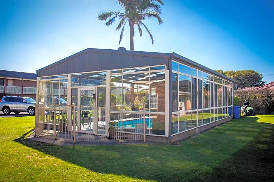 Arkana Motor Inn & Terrace Apartments