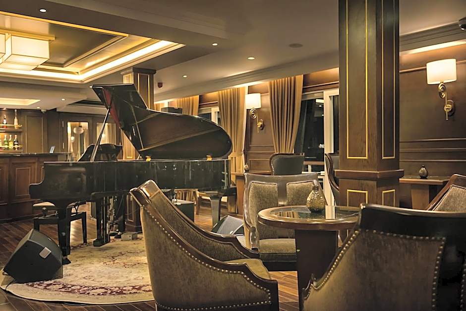 Paradise Elegance Cruise Halong