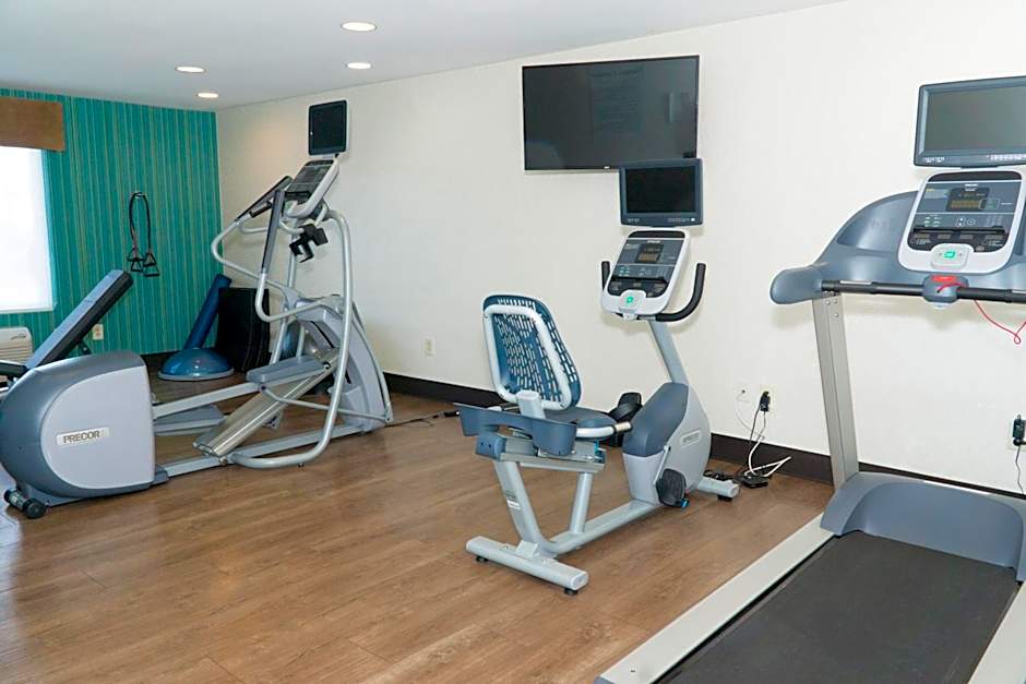 Holiday Inn Express Hotel & Suites Madison By IHG