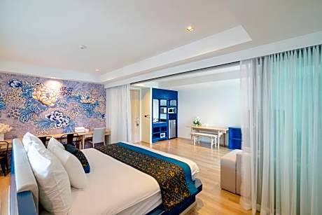 One-Bedroom Suite + Free Coworking Space