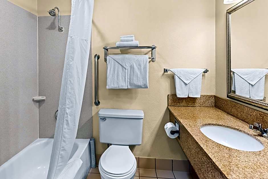 Quality Inn & Suites Vancouver - Hazel Dell