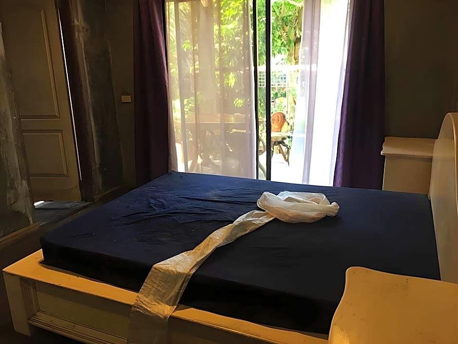 RedDoorz Hostel @ Madrias Pension House Isabela