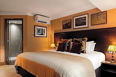 Rose And Crown Hotel