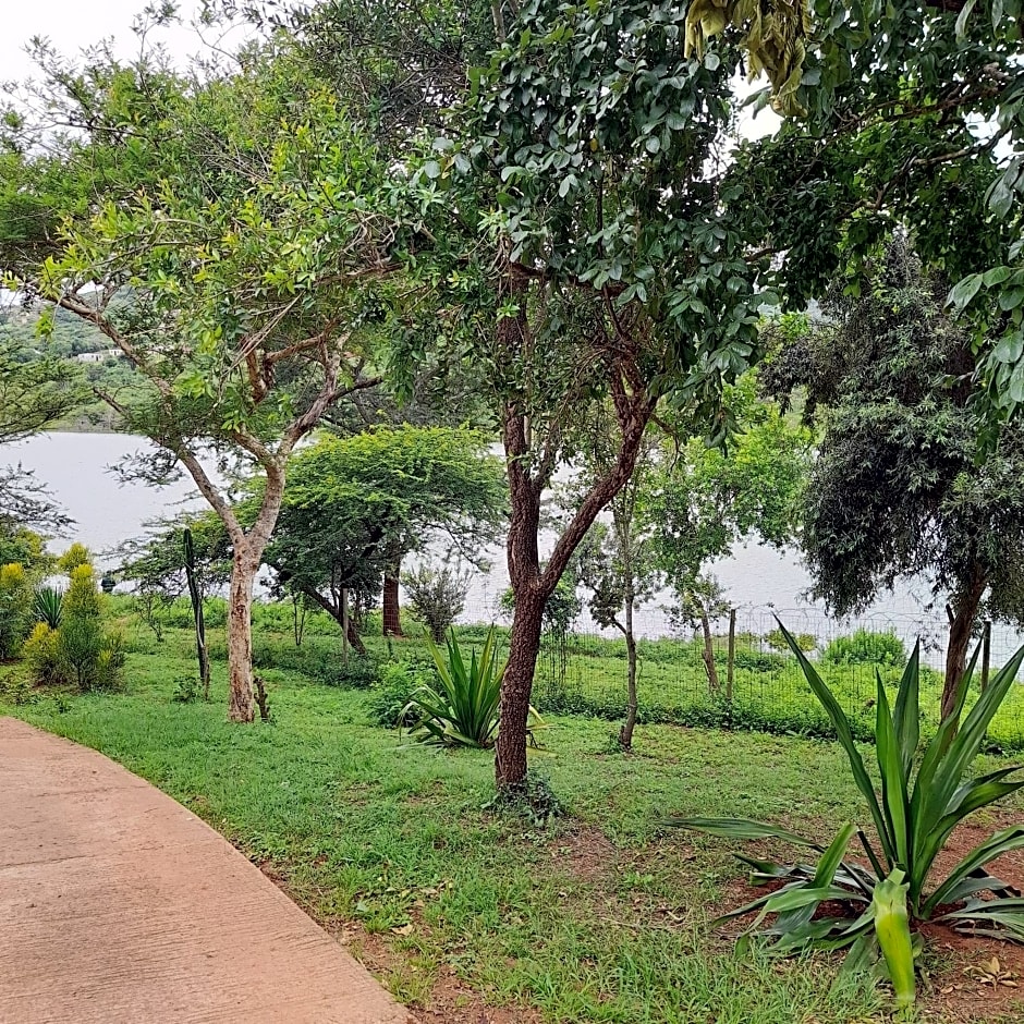 Entendeni Lodge SelfCatering