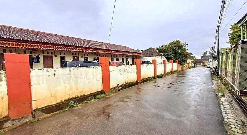 OYO Life 93590 Penginapan Palapa 10 Syariah