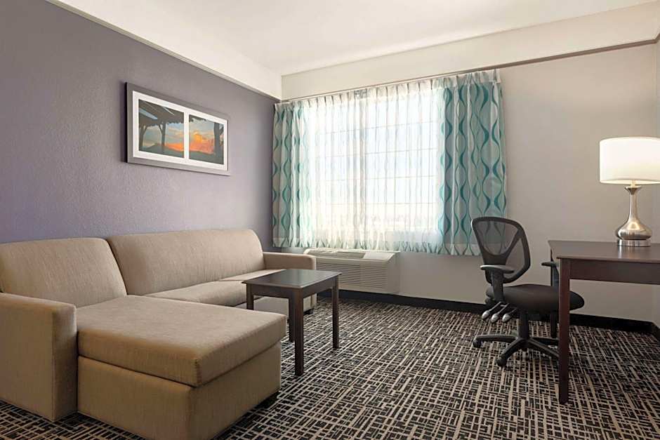 La Quinta Inn & Suites by Wyndham Dumas