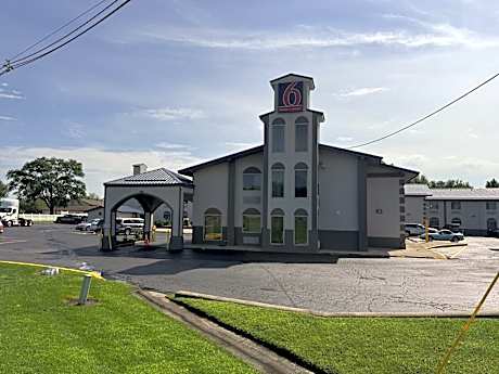 Motel 6-Urbana, IL
