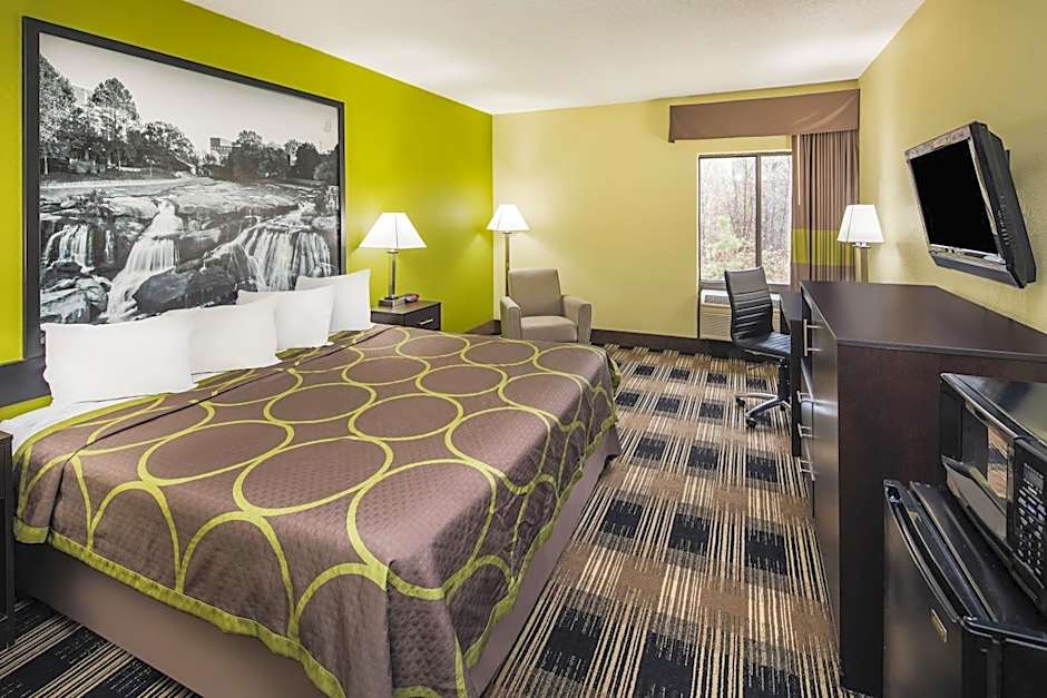 Photo 1 of 2 of 1 King Bed, Mobility Accessible, Nonsmoking