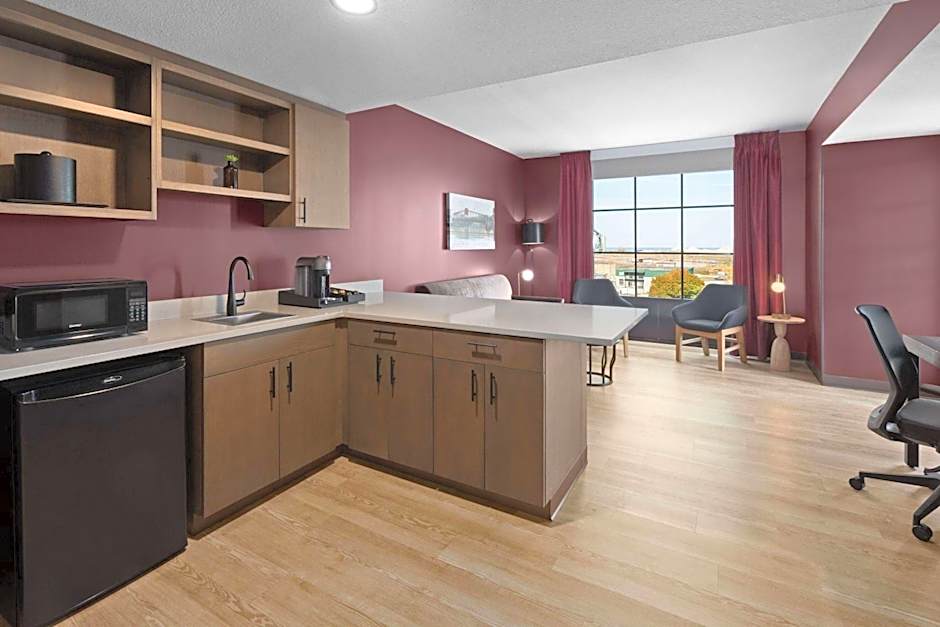 Riverbend Hotel and Suites, Trademark Collection by Wyndham