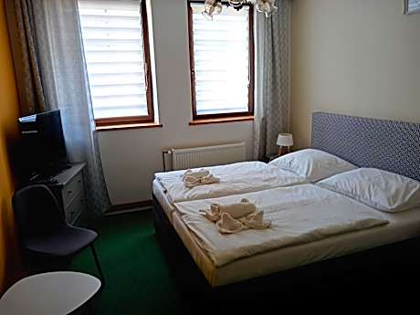 Deluxe Double Room with Shower