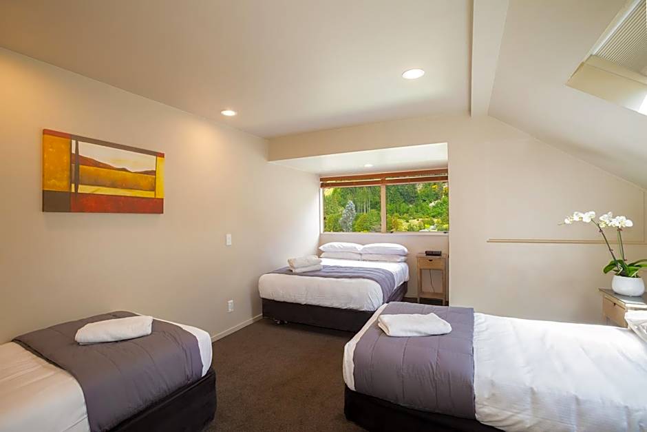 Cranbury Court Apartments