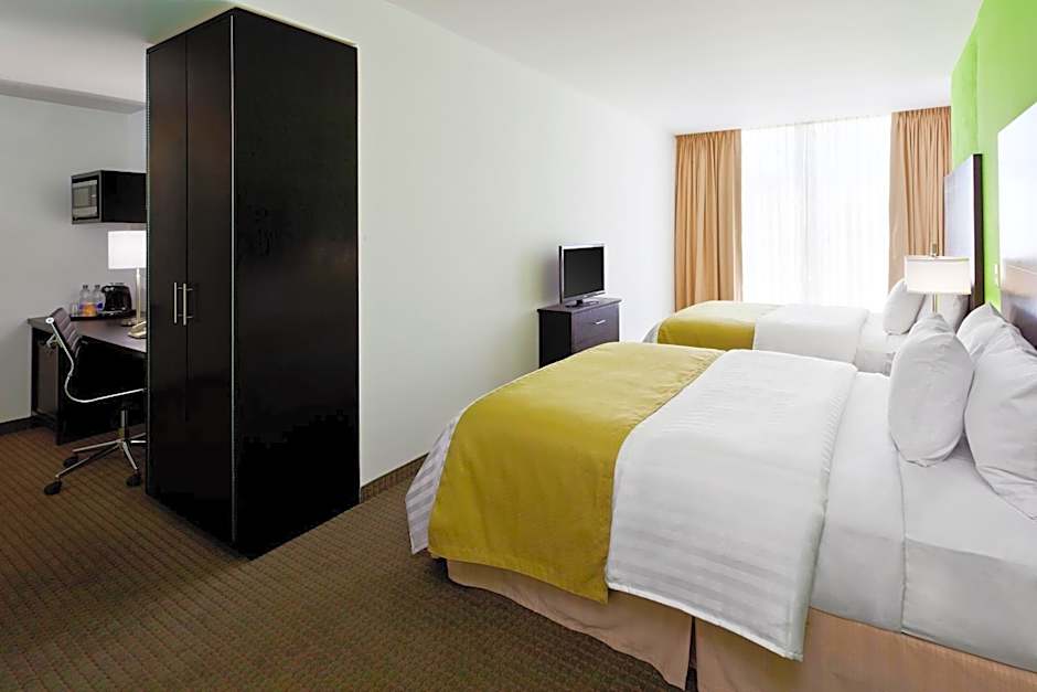 La Quinta Inn & Suites by Wyndham Puebla Palmas