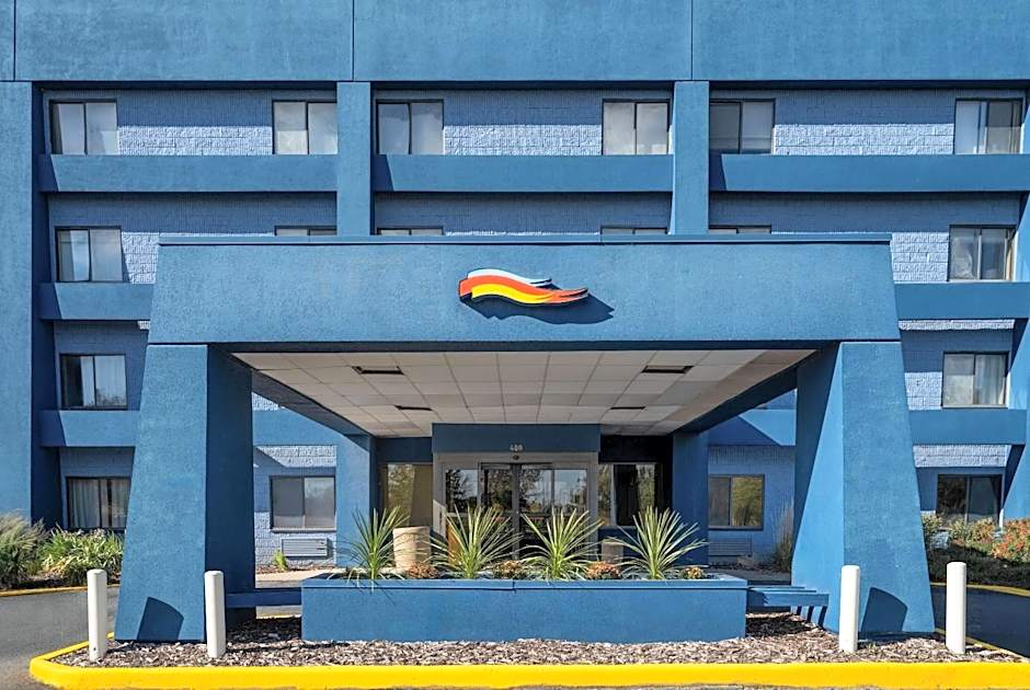 Baymont by Wyndham Davenport