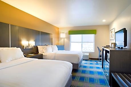 2 Queen Standard Extra Floor Space