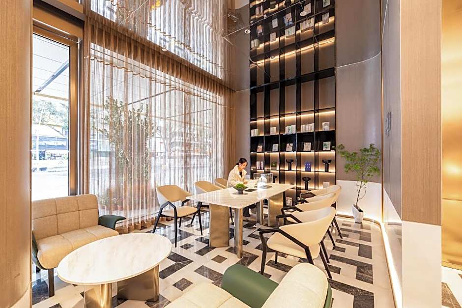 Atour Hotel Meizhou City Center Boli Plaza